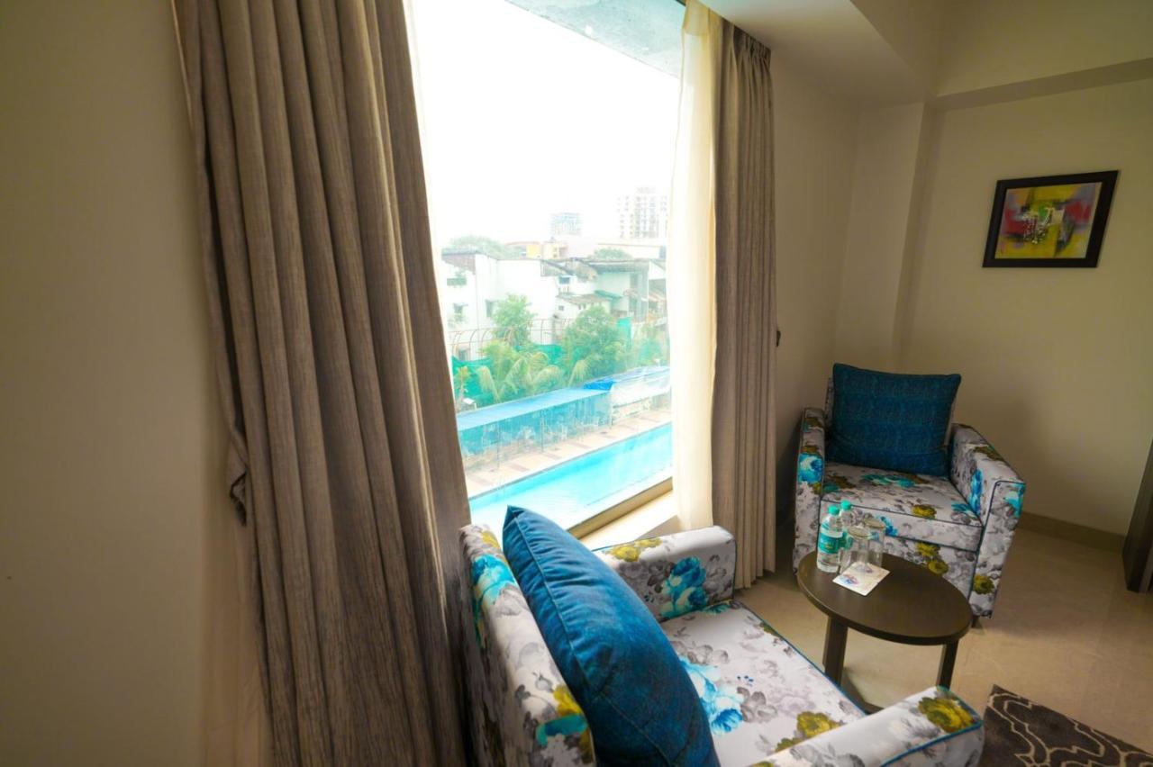 The Thane Club Luaran gambar