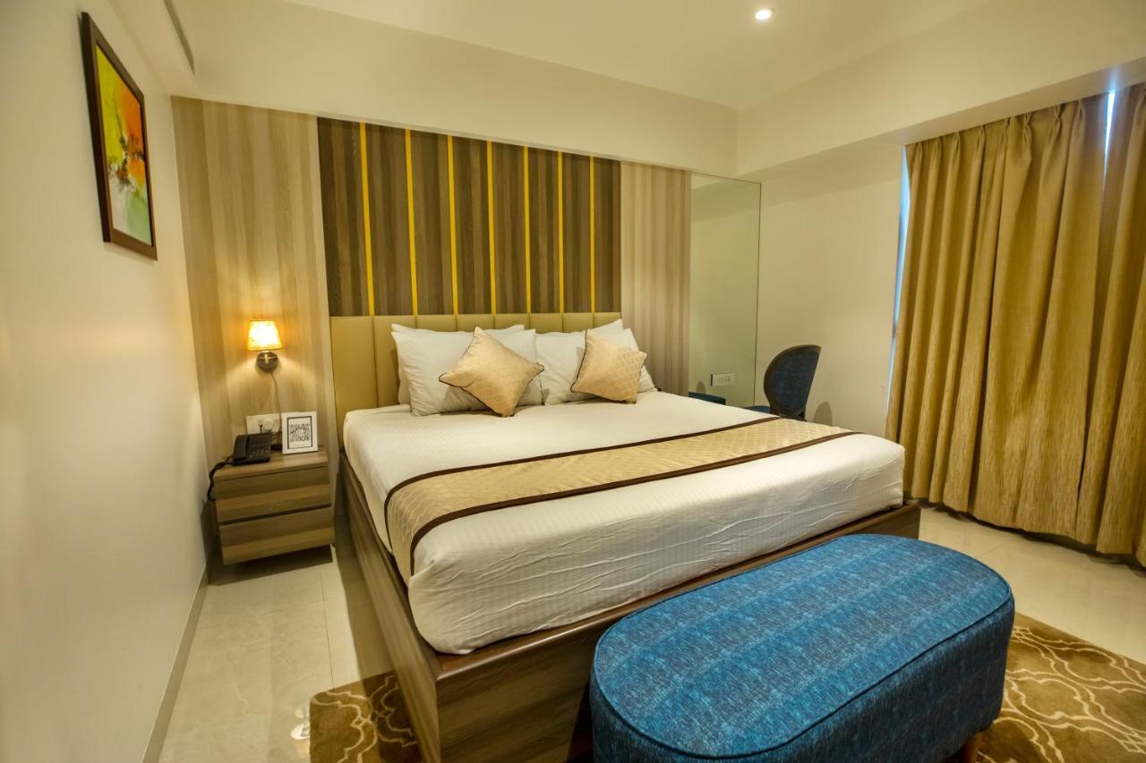 The Thane Club Luaran gambar